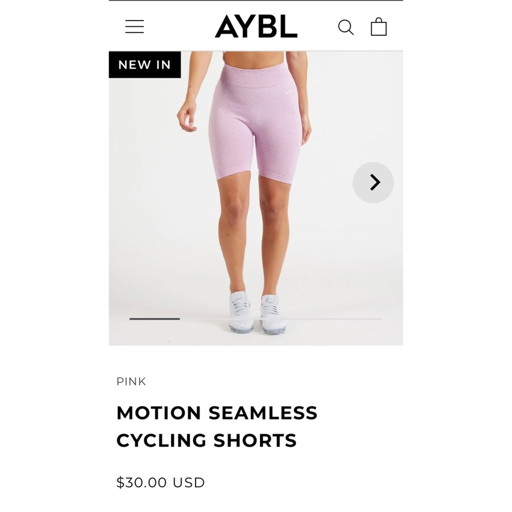 Motion seamless cycling shorts